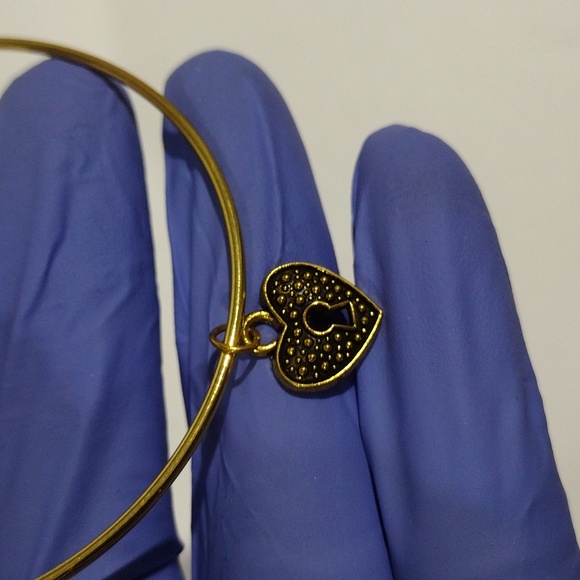 Gold Tone Expandable Bangle Bracelet with Heart Lock Charm – Elegant & Stylish - Picture 7 of 7